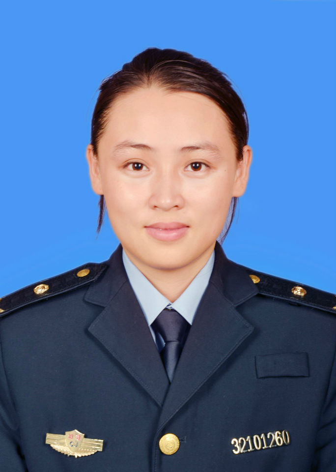 池月爱人是92858部队岸勤部张权